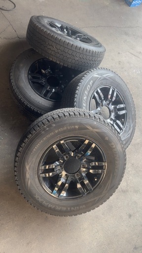 ★ハイエースなどに…195/80R15 107/105LT スタッドレスタイヤ付き