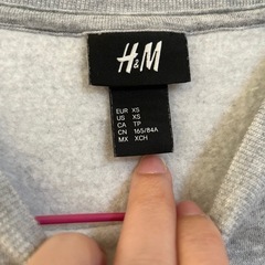 ④ H&M パーカー xsの画像