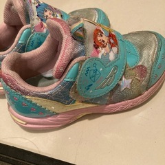 プリキュア靴無料の画像