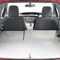 真っ赤なプリウスじゃ🥸の画像