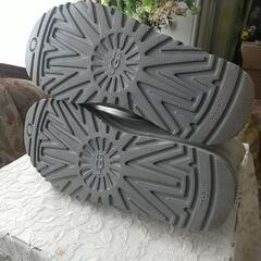  UGG 新品同様  ムートンブーツ　23センチの画像