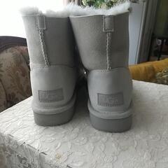  UGG 新品同様  ムートンブーツ　23センチの画像