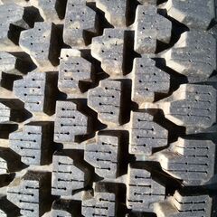 ブリザック2本ホイール付きで3000円、195-65R-15