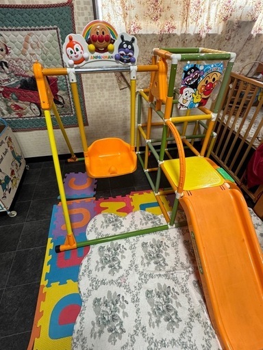 アンパンマン遊具　ブランコ、滑り台