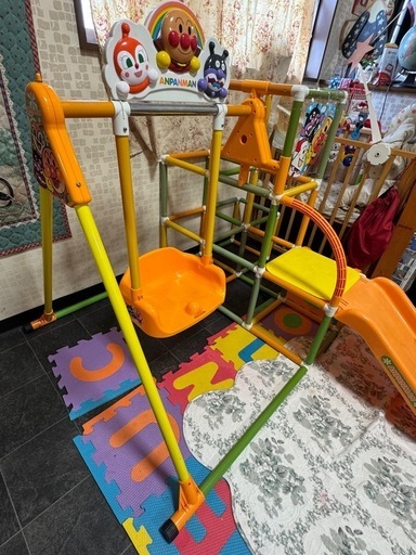 アンパンマン遊具　ブランコ、滑り台