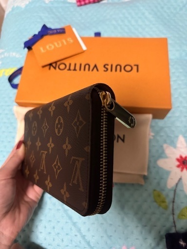 LV財布