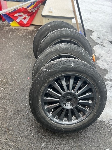 スタッドレスタイヤホイールセット 225⁄60R18デリカD5 スタッドレス