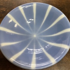 青が綺麗なお皿の画像