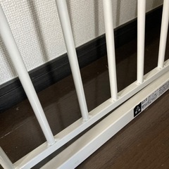 ベビーゲート3つ　スチール素材　の画像