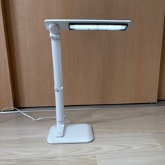 アイリスオーヤマ　LEDデスクライト　の画像