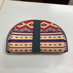 I2501-048 コンパクトクッション キリム柄 中古美品