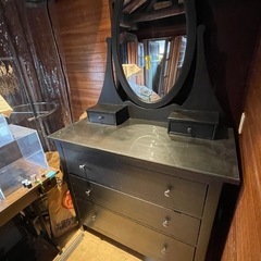 IKEA 鏡付きドレッサー