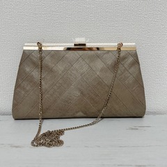 ゴールド　クラッチバッグの画像