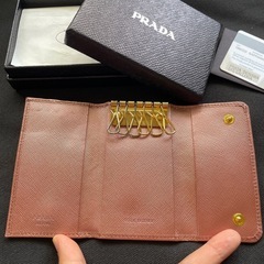 正規品 PRADA プラダ  6連キーケース ギャランティカード 付属品完備の画像