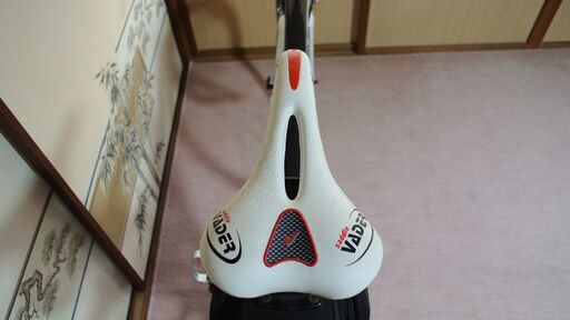 ロードバイク　momentum iWant R-Tiagra-H 500mm ホワイト 700x23c