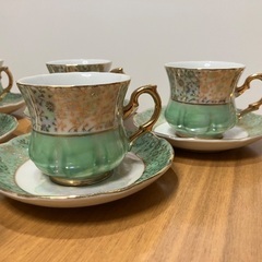 ゴールデンスターチャイナ　カップ&ソーサー&シュガーポットの画像