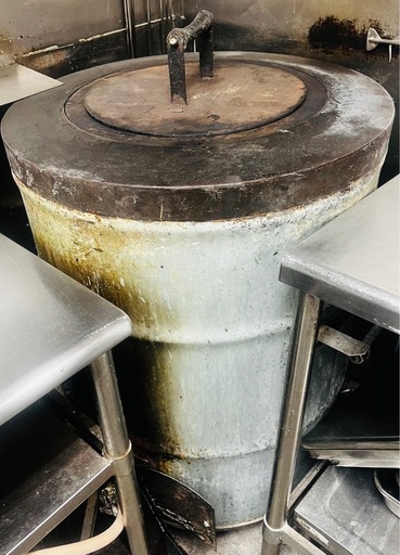 タンドール(ナン用釜)