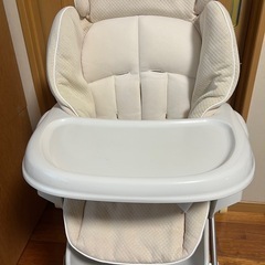 Combi ハイローチェア　収納ボックスつき