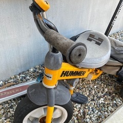 HUMMERの三輪車　黄色