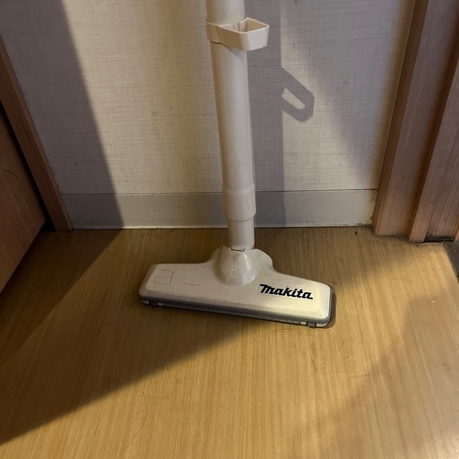Makita コードレス充電式クリーナー