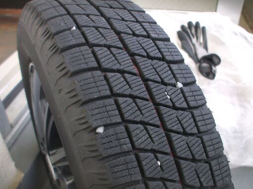 お話し中です、１５５/６５Ｒ１３　スタッドレスタイヤ、ホイール付き　２２年製造タイヤ