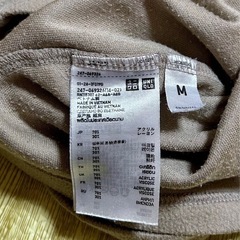 ユニクロ　タートルネック　Mの画像