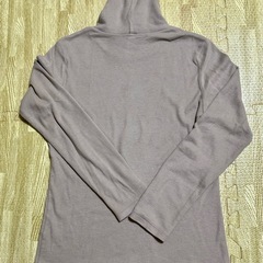 ユニクロ　タートルネック　Mの画像