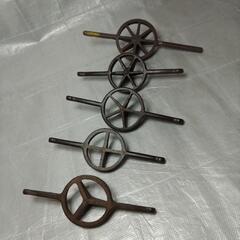 竹を縦割りする道具の画像