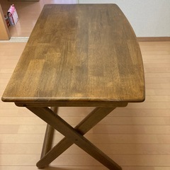 折りたたみデスク（引き取り可能な方無料）