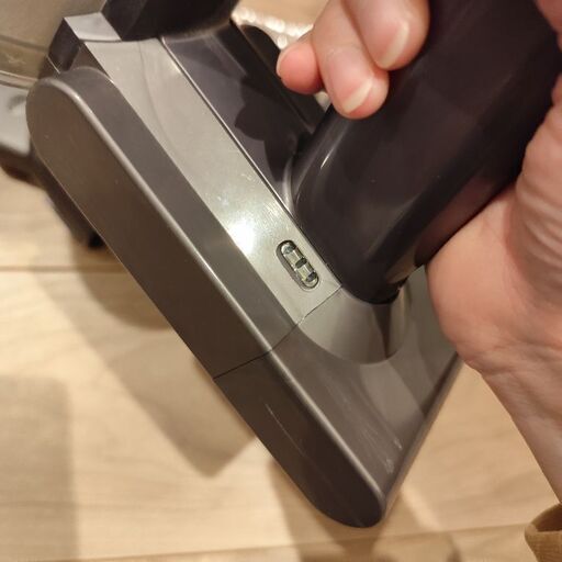 ジャンク　Dyson V8 Slim Fluffy vacuum