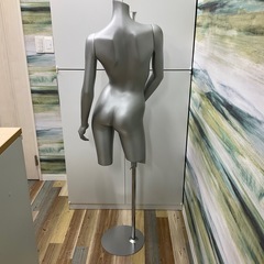 マネキン人形　什器の画像