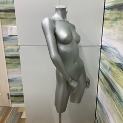 マネキン人形　什器の画像