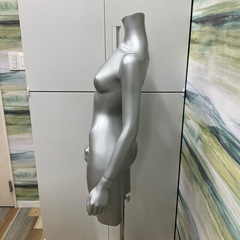 マネキン人形　什器の画像
