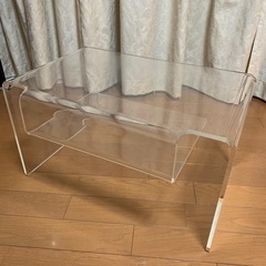 【決定しました】アクリルのサイドテーブルの画像
