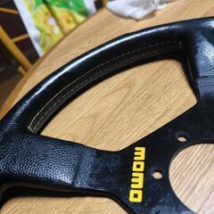 値下げしました！MOMO！革ステアリング黄色ステッチ！の画像