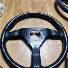 値下げしました！MOMO！革ステアリング黄色ステッチ！の画像