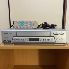 ビデオデッキVHS（SHARP） VC-HF920