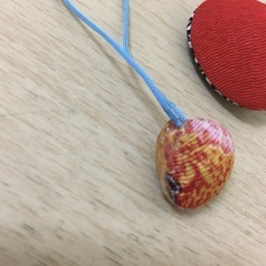2個　ハンドメイド　貝　キーホルダー　チャーム　ストラップ　根付けの画像