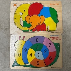 木製のおもちゃ　パズル　列車　でんでん虫　引くおもちゃの画像