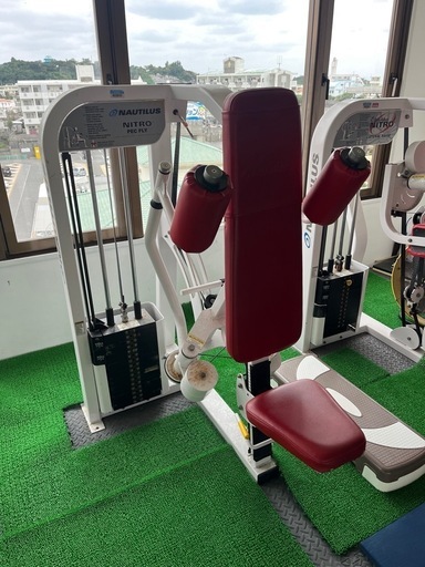 筋トレ、ノーチラスのデクラインチェストフライ