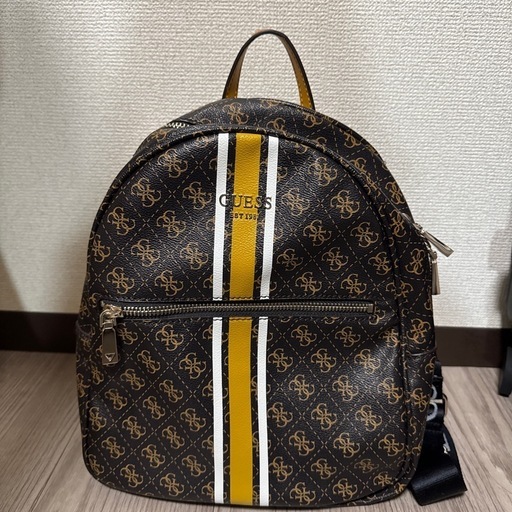 リュックサック GUESS