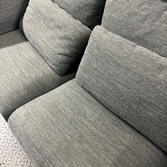 2人掛けソファー　グレー　ヘッドレスト付きソファー　ファブリック　ジャングルジャングルの画像