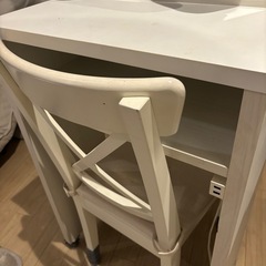 白めのドレッサー　椅子付き