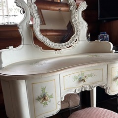 イタリア製ドレッサーの画像