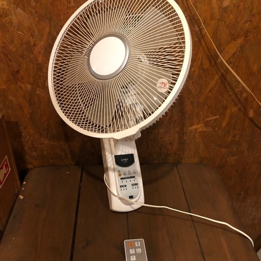 壁掛け扇風機