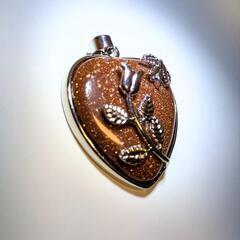 ゴールドサンドストーン　ペンダントトップの画像