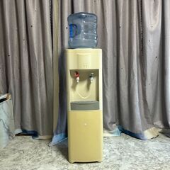 温・冷水ウォーターサーバー＆ガロンタンク１個付き