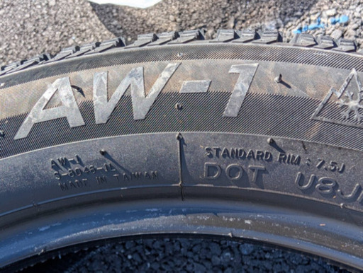 2022年製ナンカンAW1 スタッドレスタイヤ 235/50R18 97Q