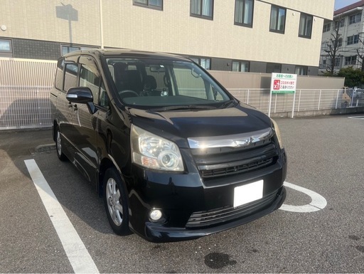 車のパーツ TOYOTA NOAH