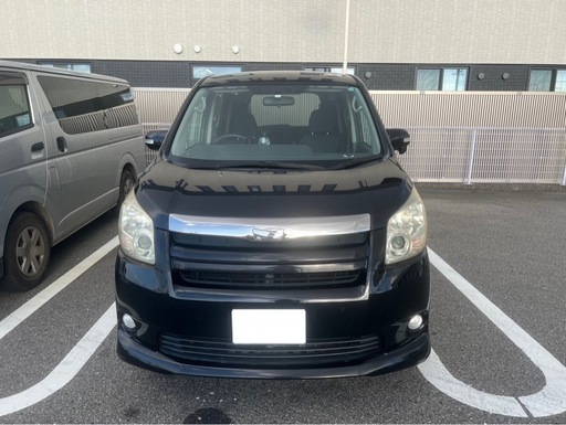 車のパーツ TOYOTA NOAH